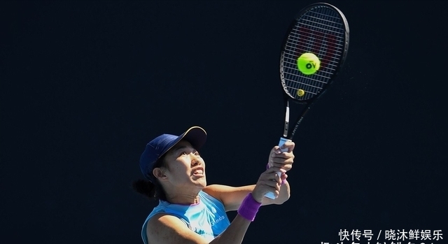 制海报的举 制海报的举